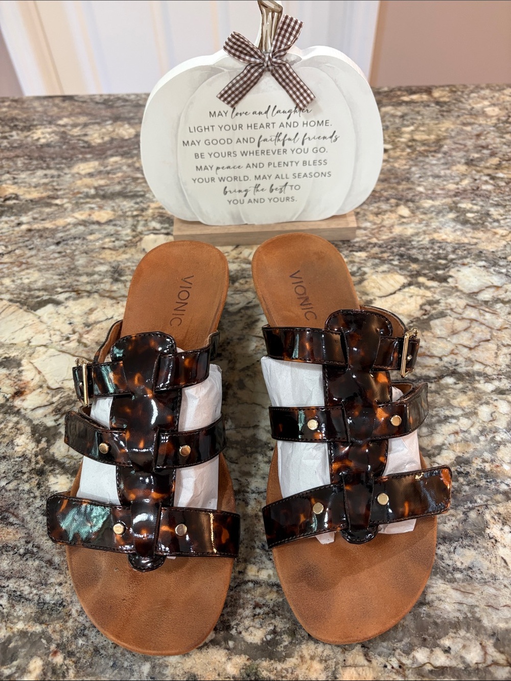 NWOT Vionic Women’s Sandals